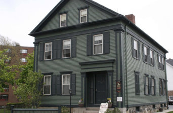 Outside view of one of the houses on the Haunted Montgomery tours